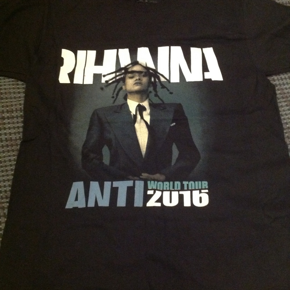 Anti tour Rihanna T shirt